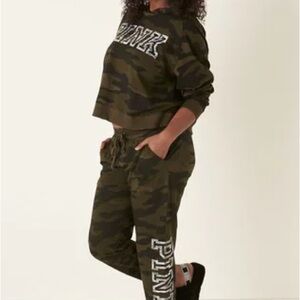 VICTORIA’S SECRET |PINK Camo Jogger Set